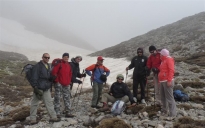 Μέλη του Ε.Ο.Σ Μοιρών , Ε.Ο.Σ Ρεθύμνου , ραδιοερασιτέχνες και άλλοι εθελοντές που βοήθησαν στη διεξαγωγή του 2ου αγώνα ορεινού τρεξίματος στον Ψηλορείτη . 