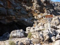 Το σπήλαιο Πελεκητά είναι ένα από τα μεγαλύτερα σπήλαια της Κρήτης . 