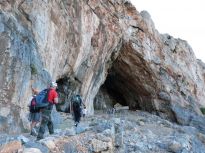 Η είσοδος του σπηλαίου του Αγ.Αντωνίου . 